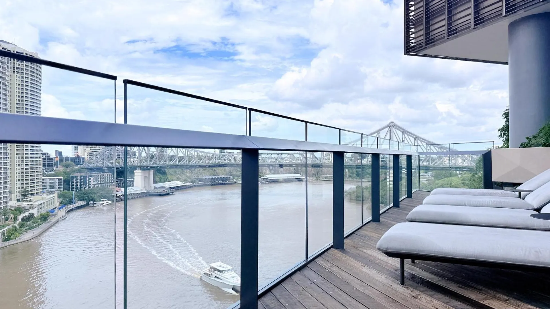 The Luxe At Queen Street River View Apartment Brisbane