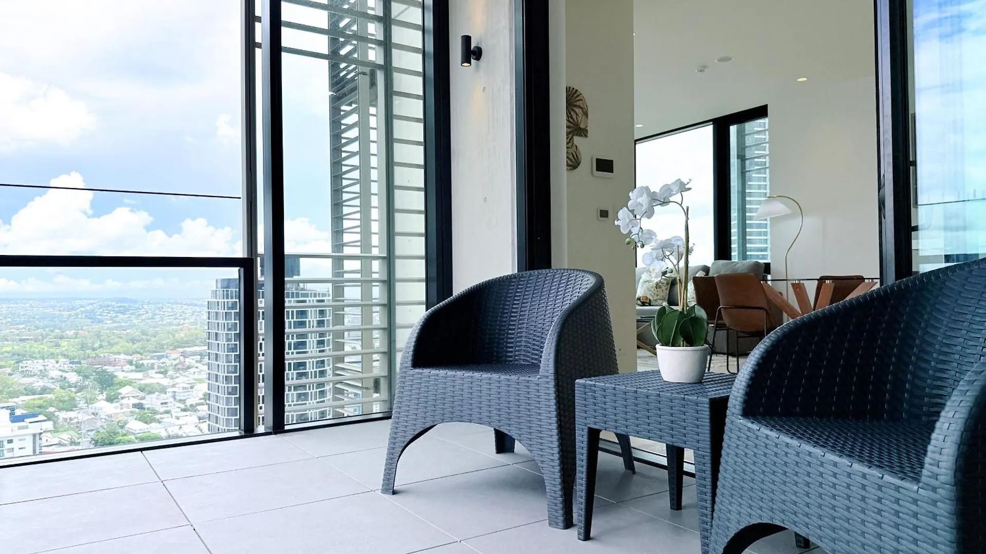 The Luxe At Queen Street River View Apartment Brisbane